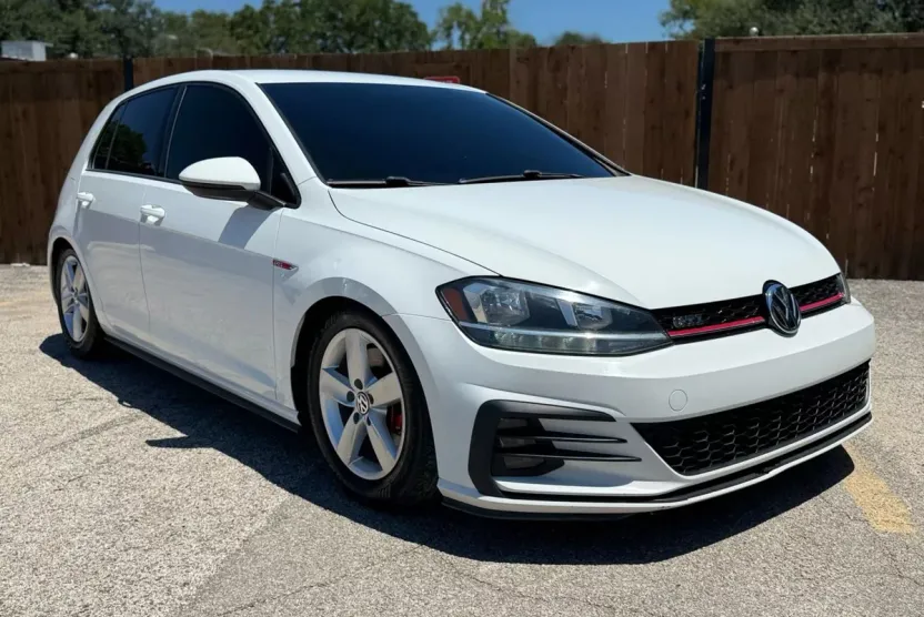 2018 Volkswagen Golf GTI photo 1