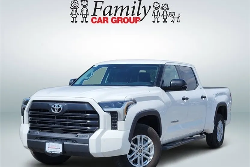 2024 Toyota Tundra SR5 photo 1
