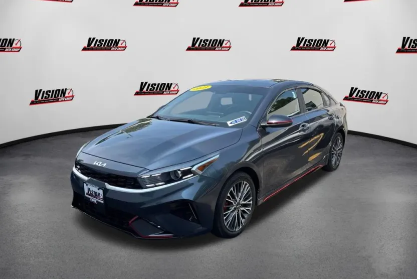 2023 Kia Forte GT-Line photo 1