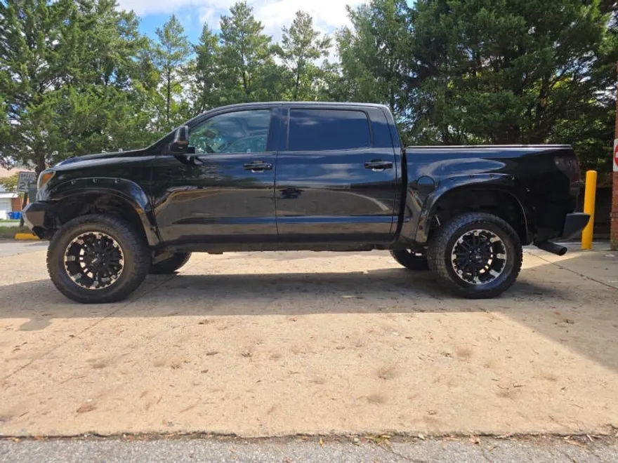2011 Toyota Tundra Limited photo 1