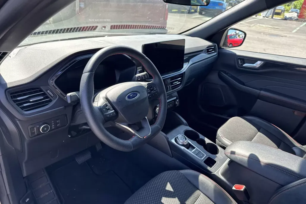 2025 Ford Escape ST-Line Select photo 1