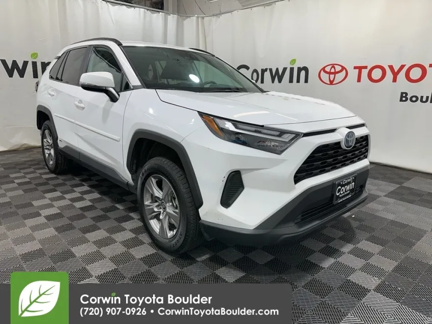 2024 Toyota RAV4 Hybrid LE photo 1