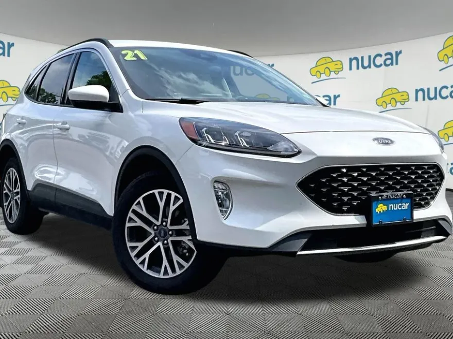 2021 Ford Escape SEL photo 1