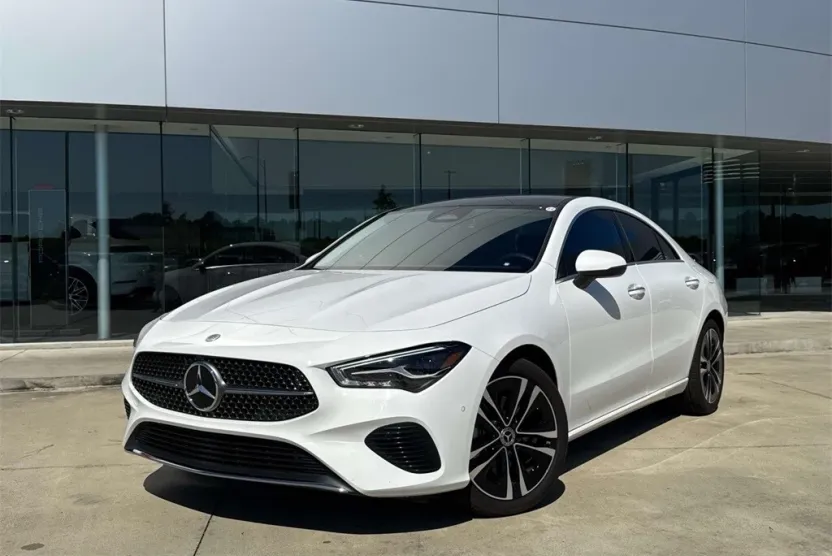 2024 Mercedes Benz CLA 250 4MATIC photo 1