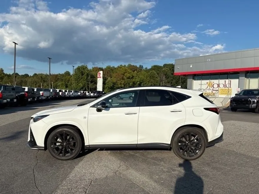 2024 Lexus NX 350 F SPORT Handling photo 1