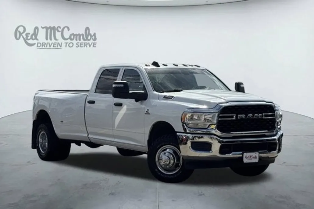 2024 Ram 3500 Tradesman photo 1
