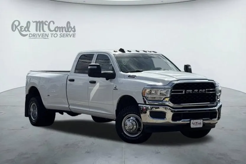 2024 Ram 3500 Tradesman photo 1