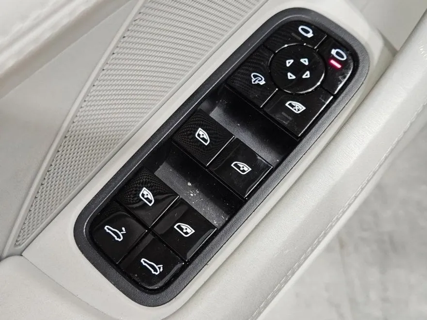 2020 Porsche Panamera GTS photo 23