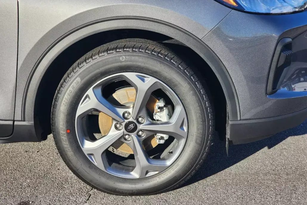 2025 Ford Escape ST-Line photo 1