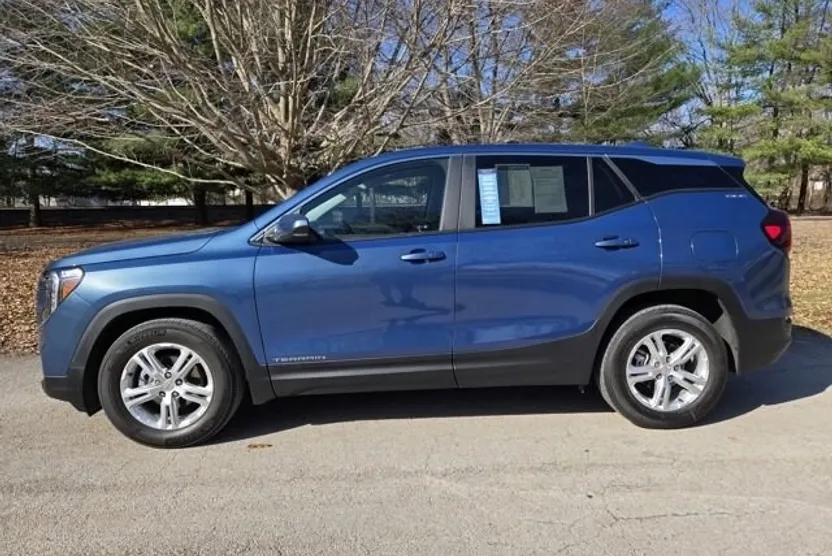 2024 Gmc Terrain SLE photo 1