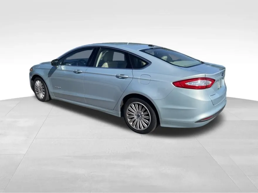 2013 Ford Fusion Hybrid SE photo 1
