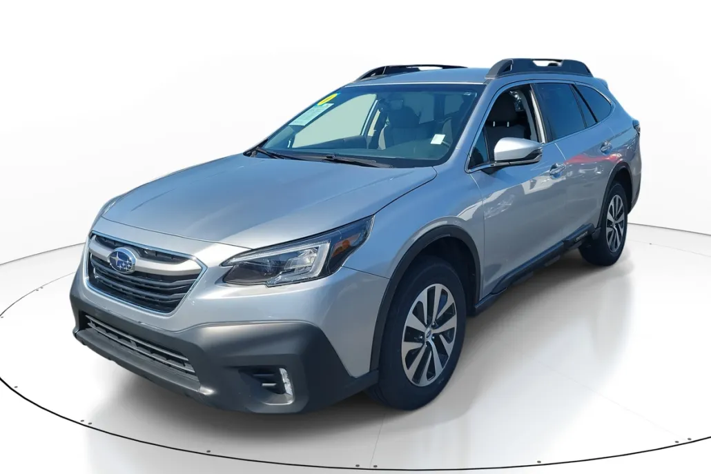 2020 Subaru Outback Premium photo 1
