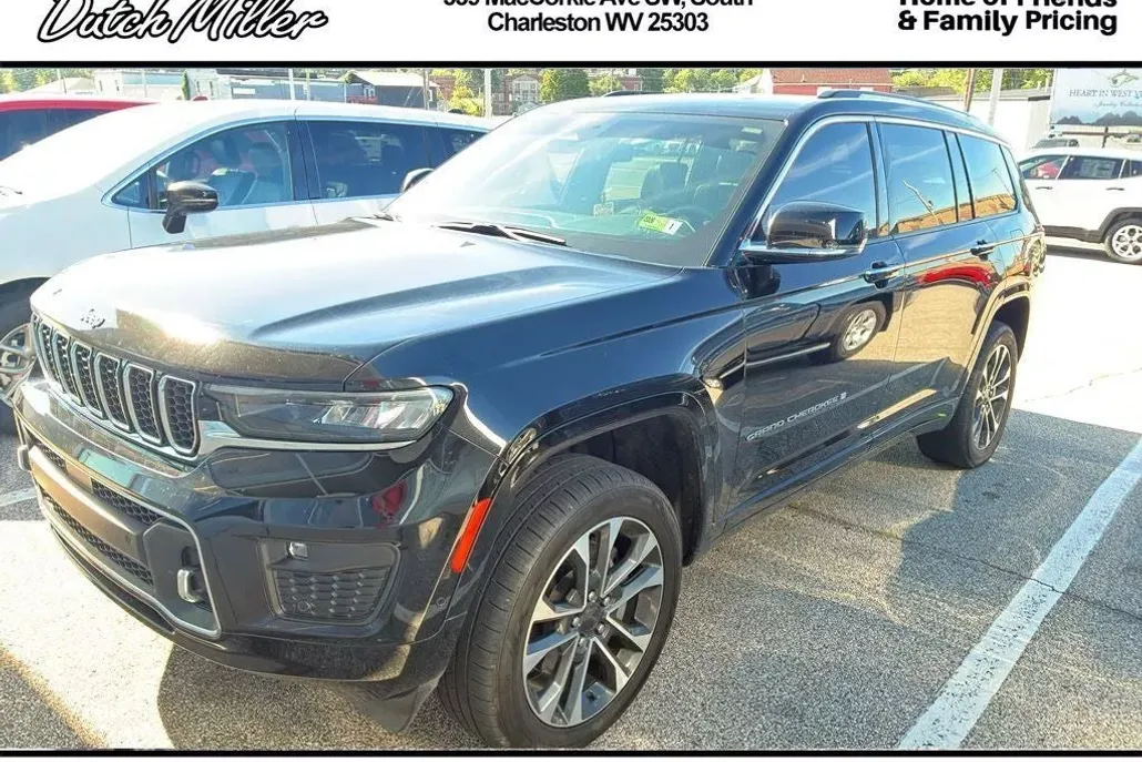 2023 Jeep Grand Cherokee Overland photo 1
