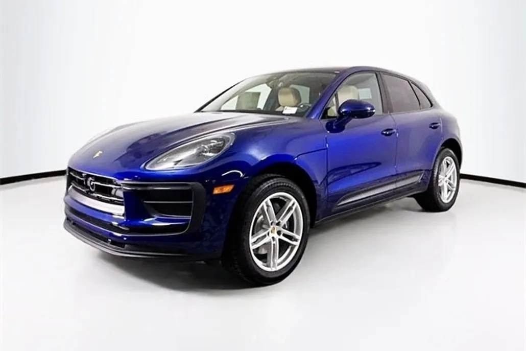 2025 Porsche Macan T photo 1