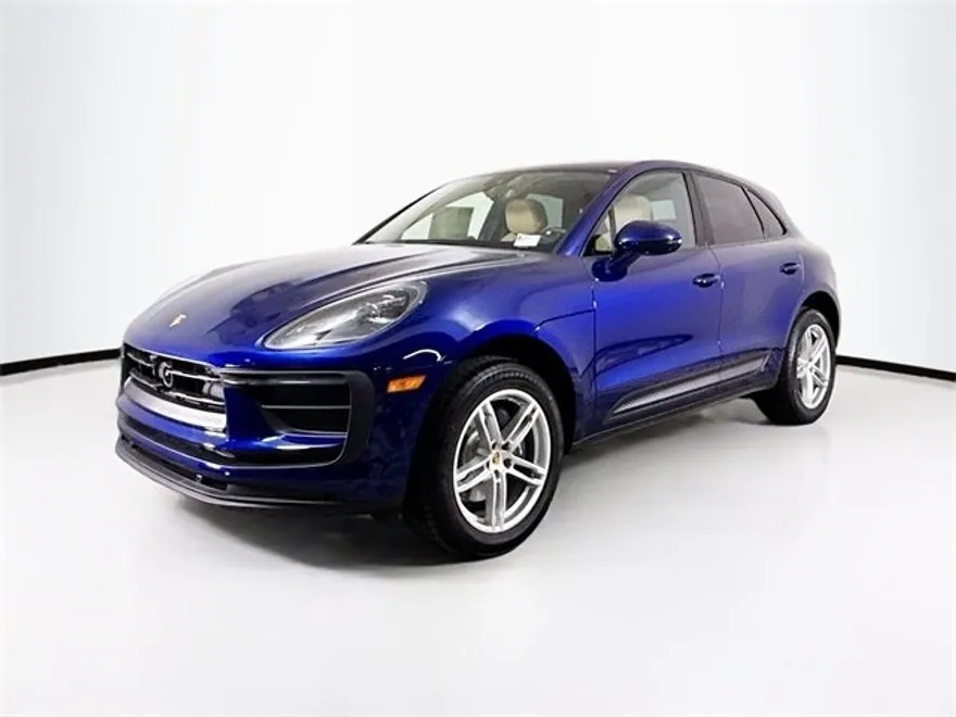 2025 Porsche Macan T photo 1
