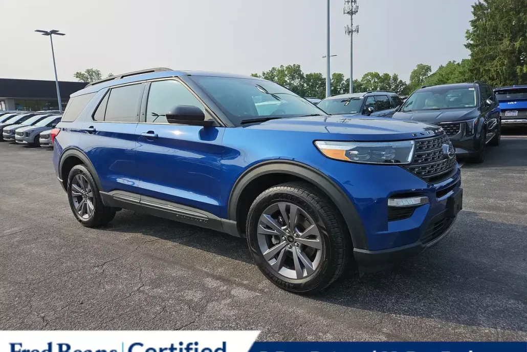 2022 Ford Explorer XLT photo 1