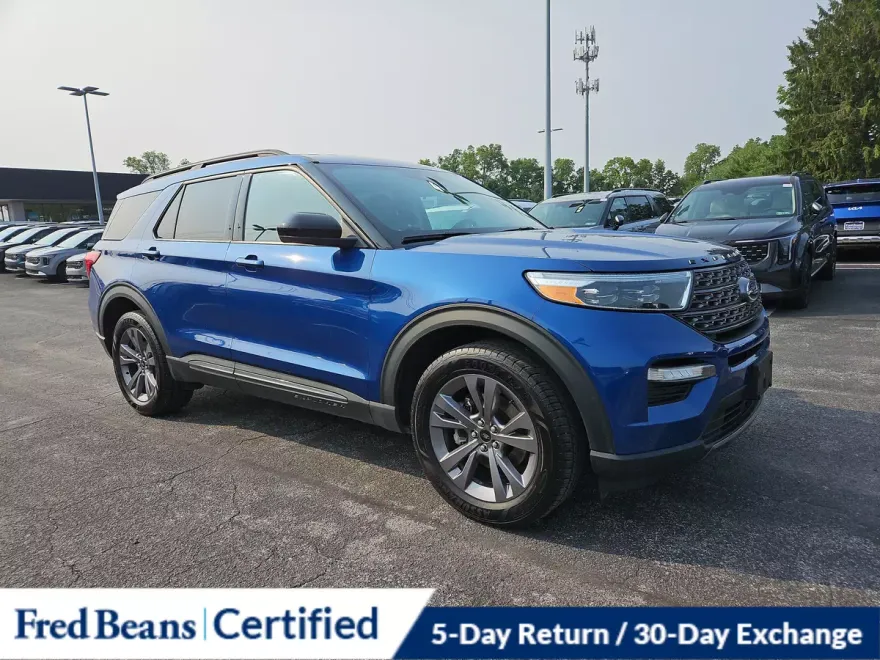 2022 Ford Explorer XLT photo 1
