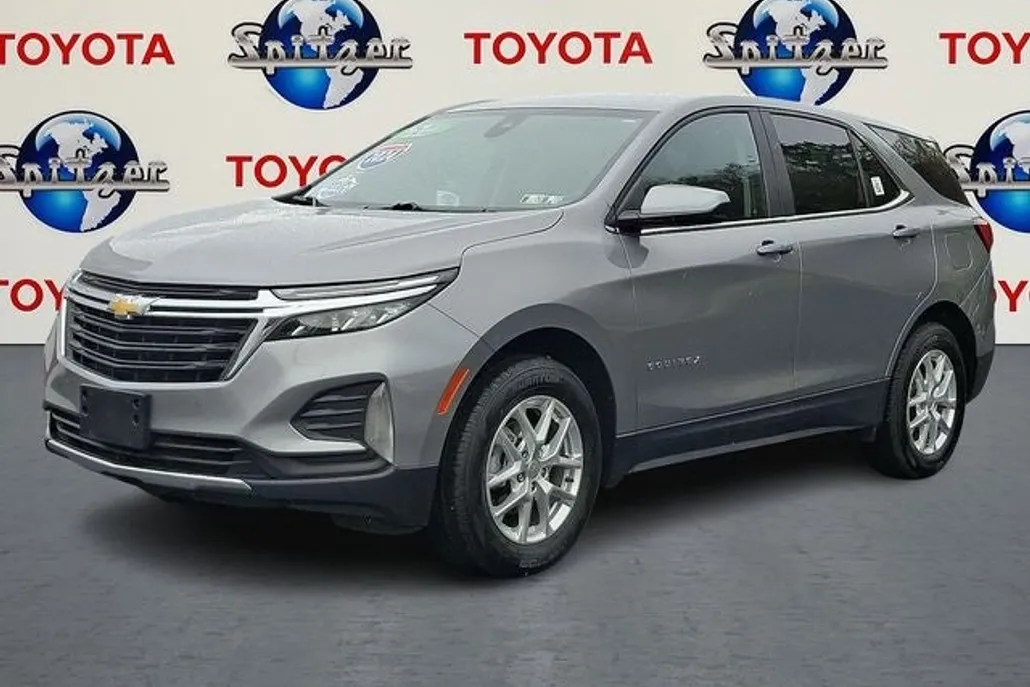 2024 Chevrolet Equinox LT photo 1