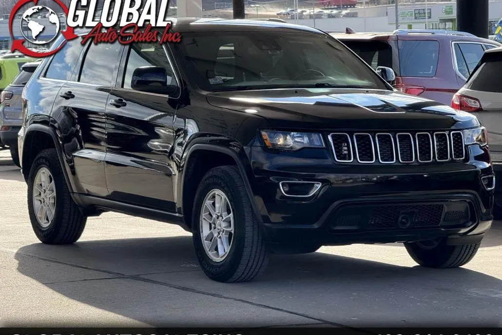 2020 Jeep Grand Cherokee Laredo E photo 1