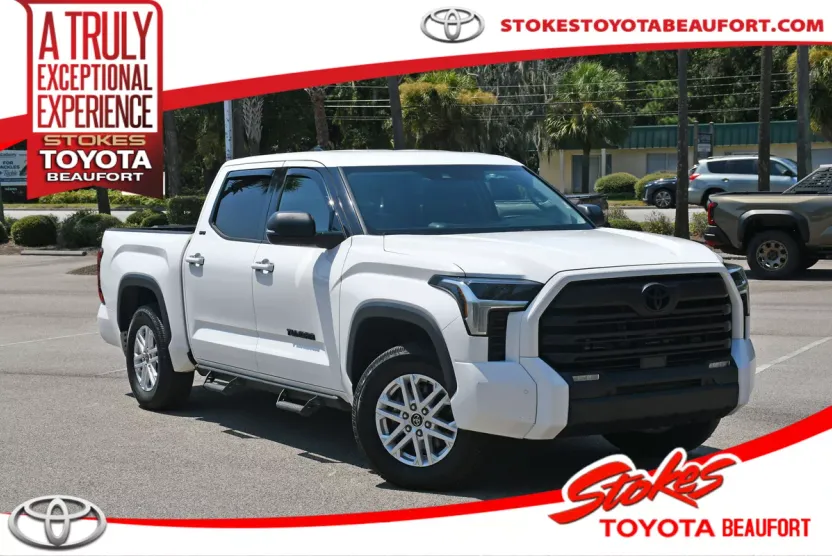 2022 Toyota Tundra SR5 CrewMax photo 1