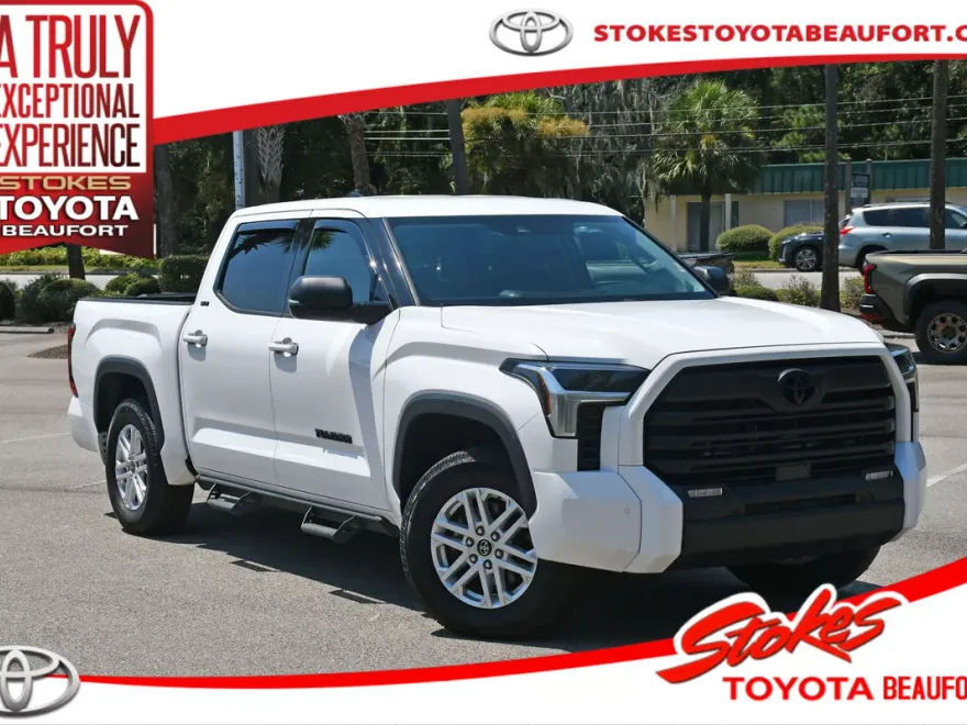 2022 Toyota Tundra SR5 CrewMax photo 1