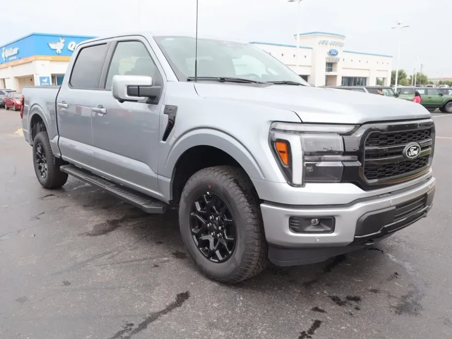 2025 Ford F-150 Lariat photo 1
