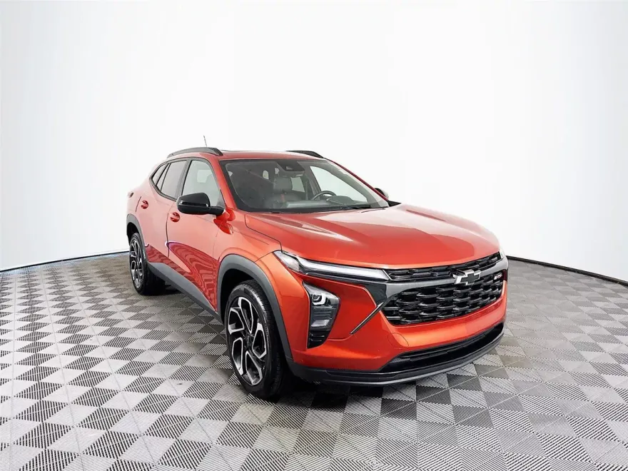 2024 Chevrolet Trax photo 1