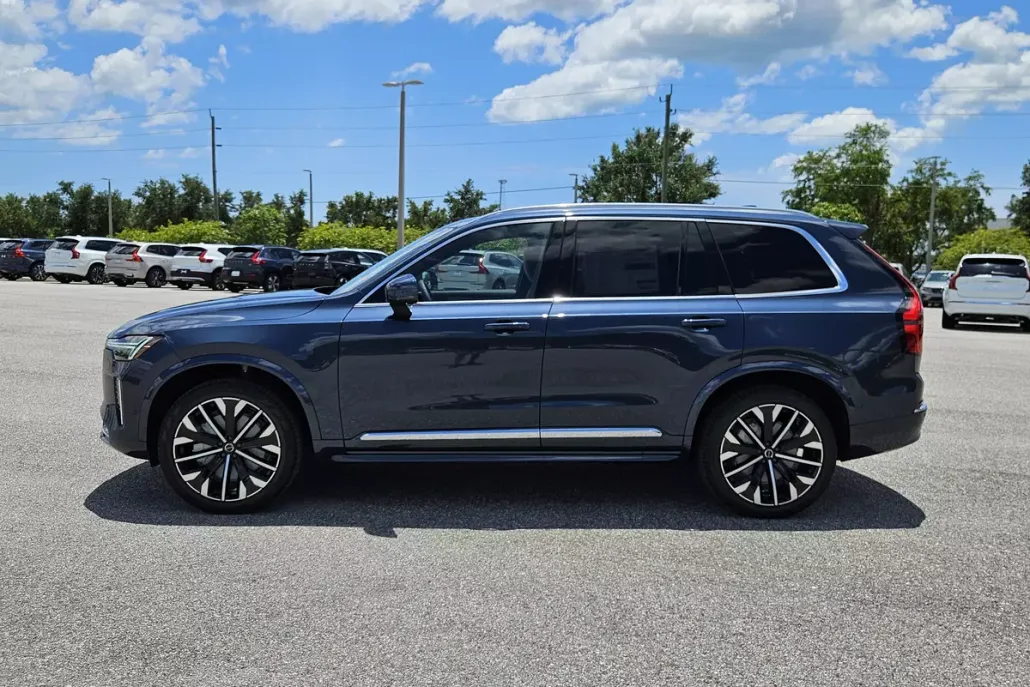 2026 Volvo XC90 Plus photo 1