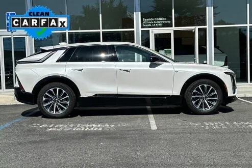 2024 Cadillac Lyriq Sport photo 2