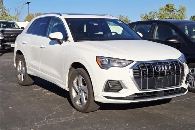 2020 Audi Q3 Premium photo 1
