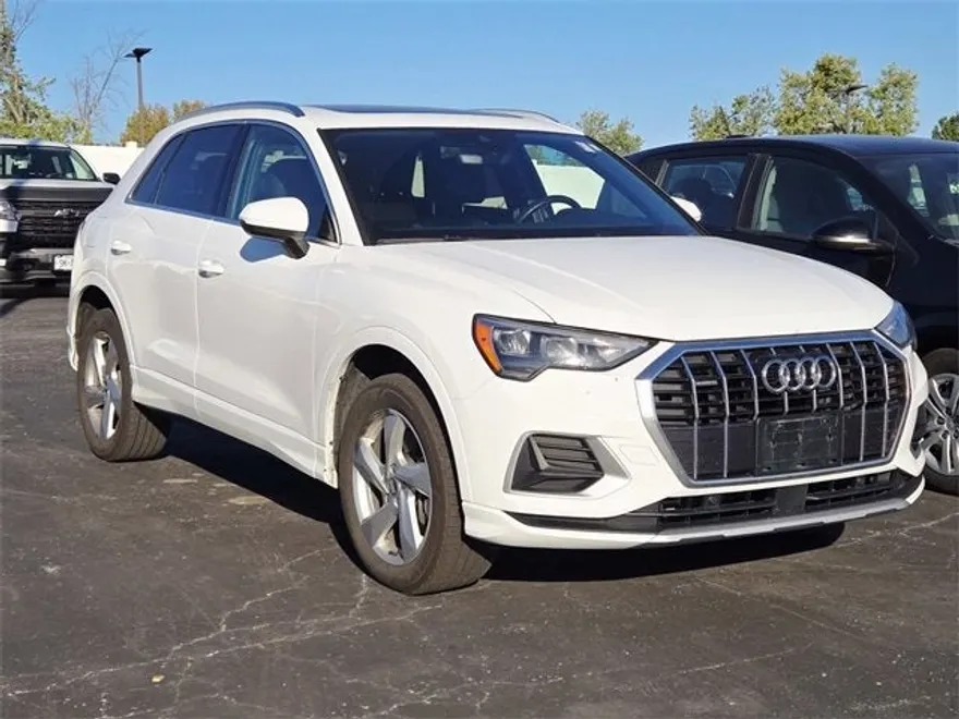 2020 Audi Q3 Premium photo 1