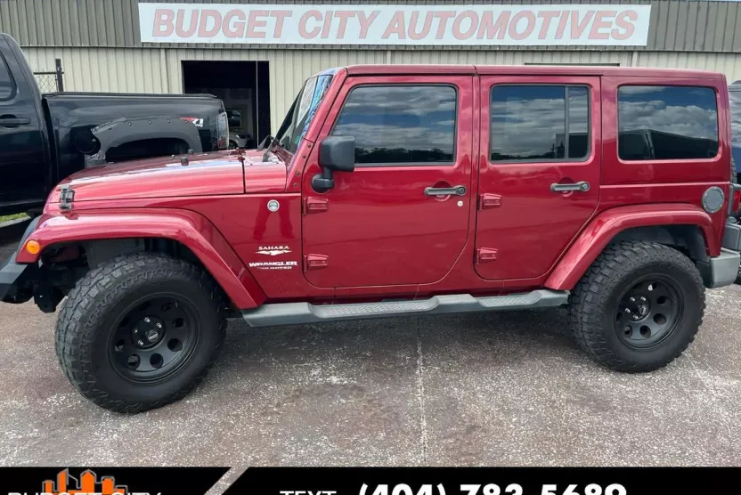 2012 Jeep Wrangler Unlimited Sahara photo 1