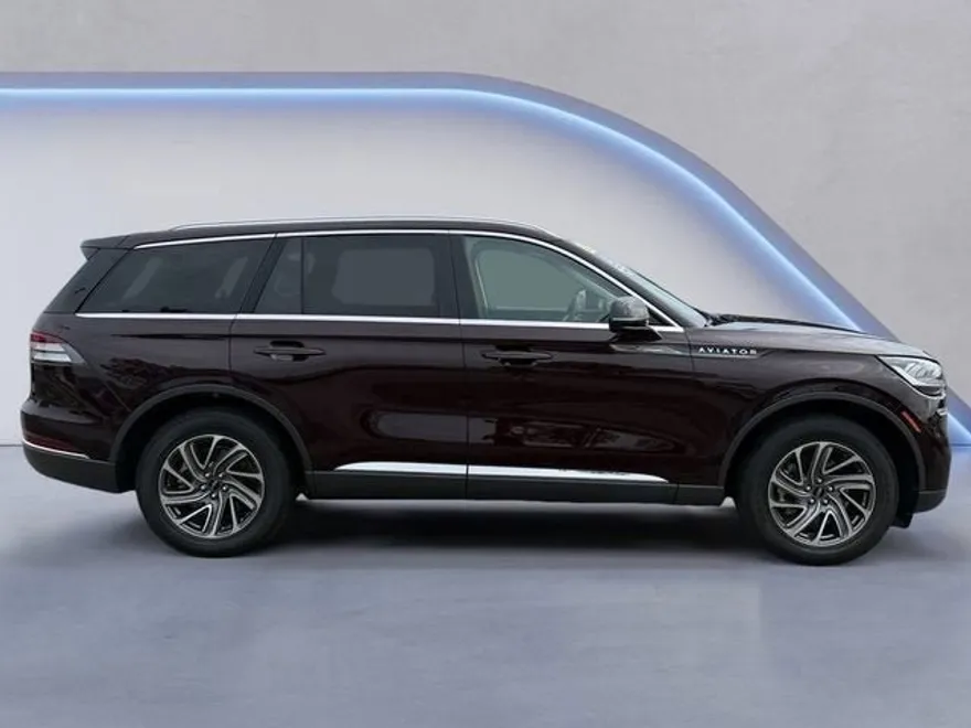 2023 Lincoln Aviator Base photo 1