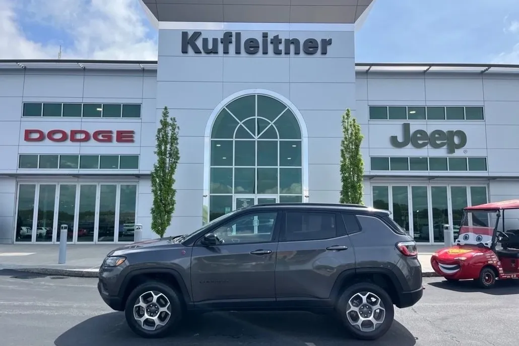 2022 Jeep Compass Trailhawk photo 1