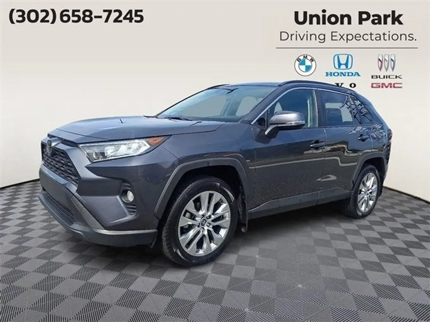 2019 Toyota RAV4 XLE Premium photo 1