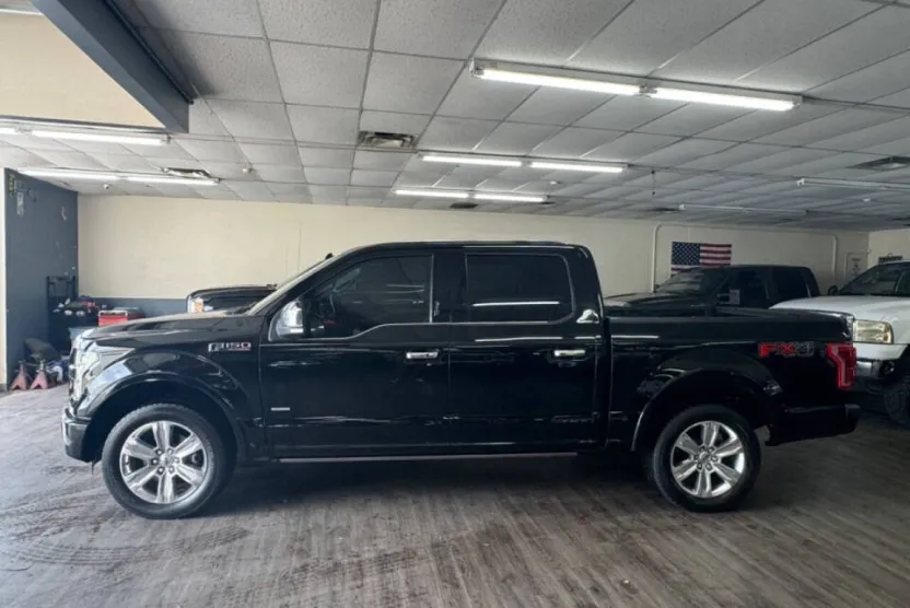 2016 Ford F-150 Platinum photo 1