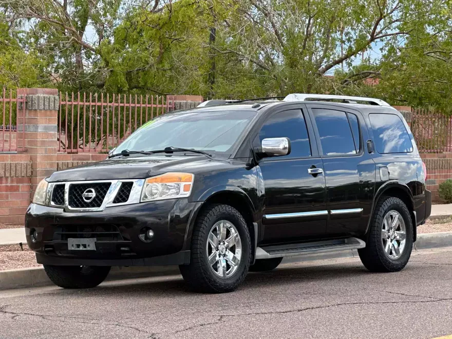 2011 Nissan Armada Platinum photo 1