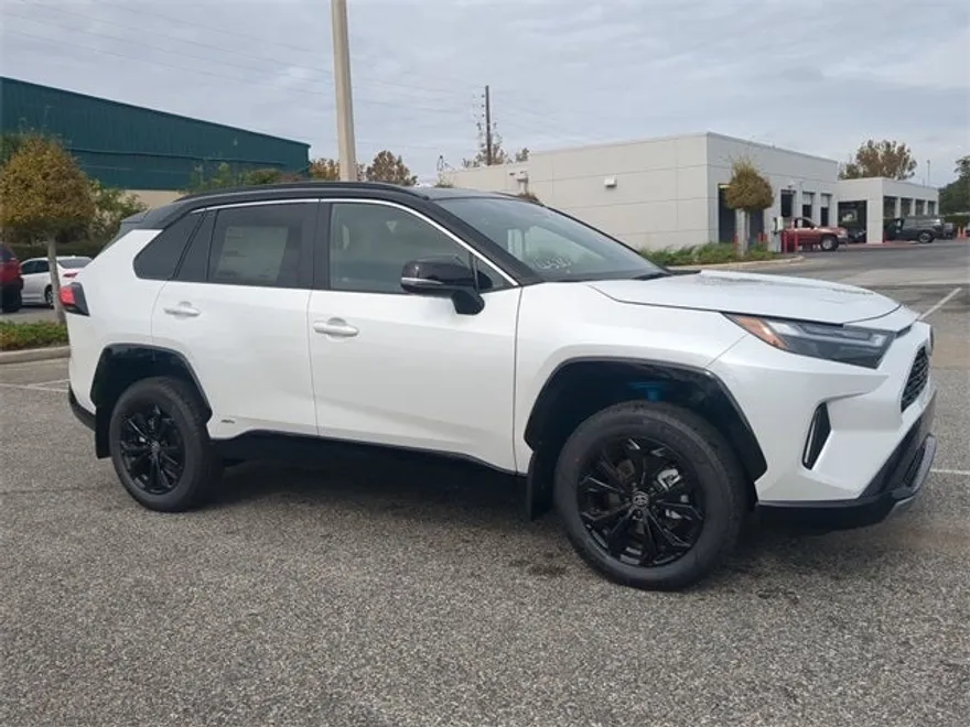 2025 Toyota RAV4 Hybrid XSE photo 1