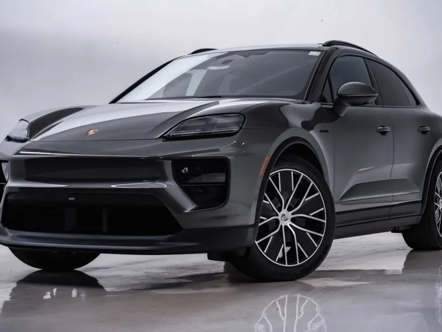 2025 Porsche Macan Electric photo 1