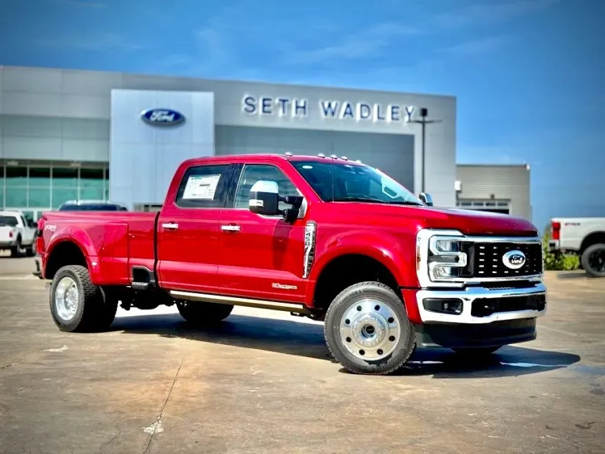 2025 Ford F-450 photo 1