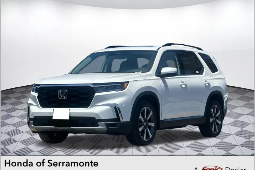 2025 Honda Pilot Touring photo 1