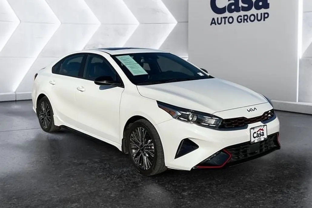 2023 Kia Forte GT-Line photo 1