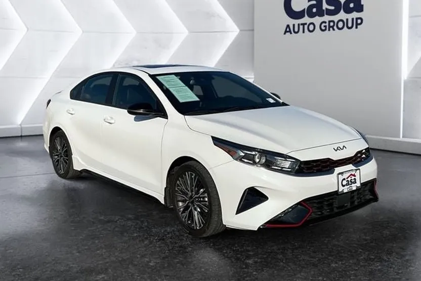 2023 Kia Forte GT-Line photo 1