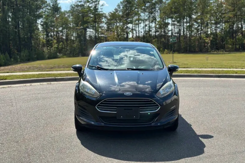 2014 Ford Fiesta SE photo 1