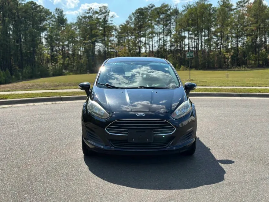 2014 Ford Fiesta SE photo 1