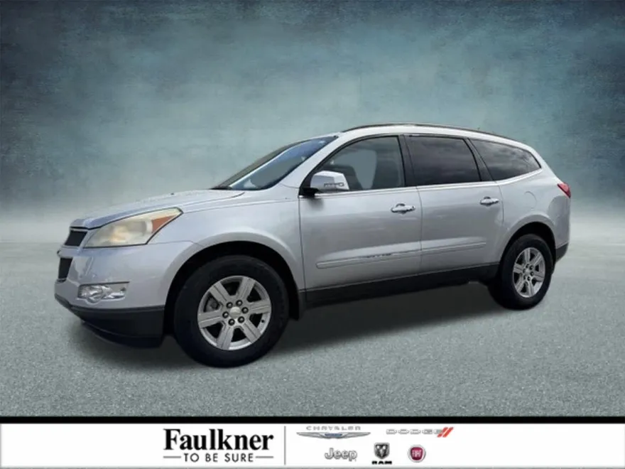 2010 Chevrolet Traverse 1LT photo 1