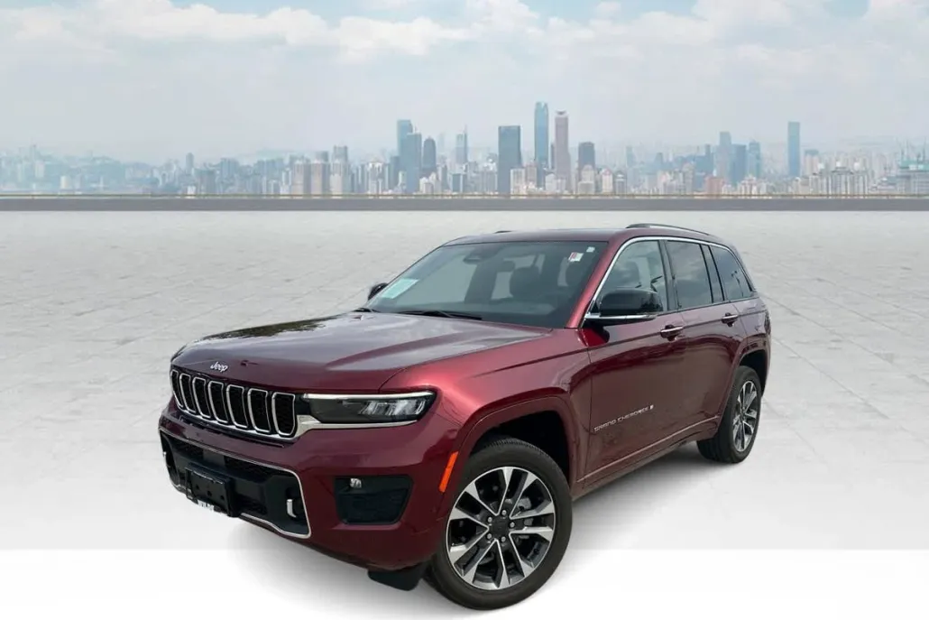 2023 Jeep Grand Cherokee Overland photo 1