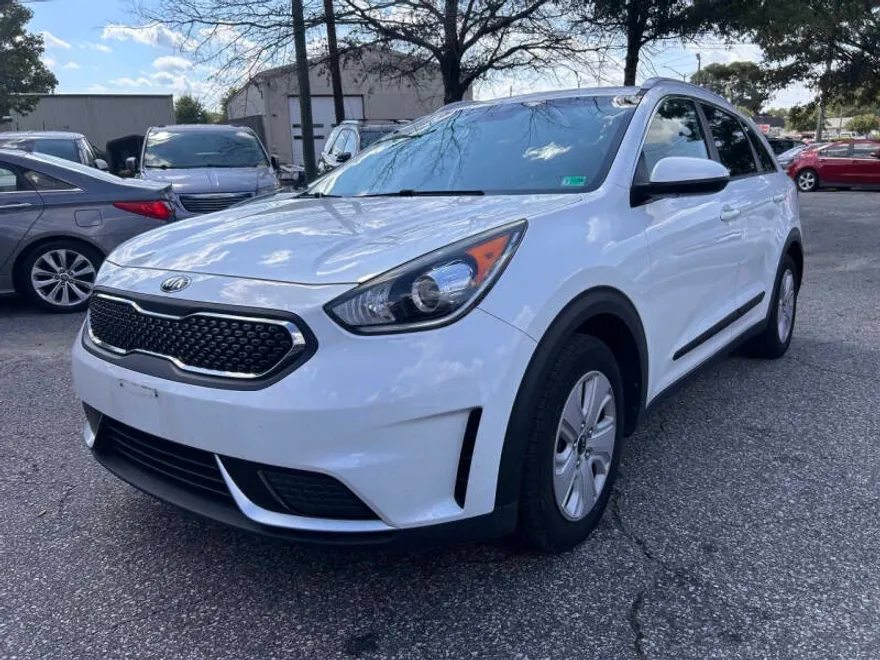 2017 Kia Niro LX photo 1