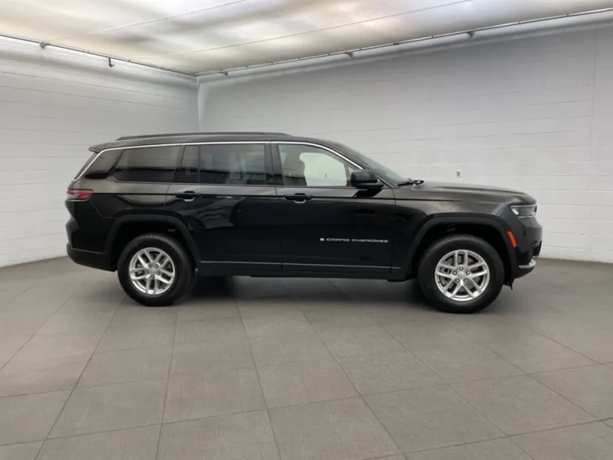 2025 Jeep Grand Cherokee Laredo photo 1