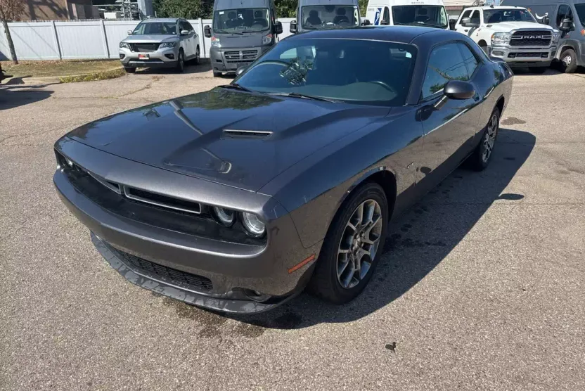 2017 Dodge Challenger GT photo 1